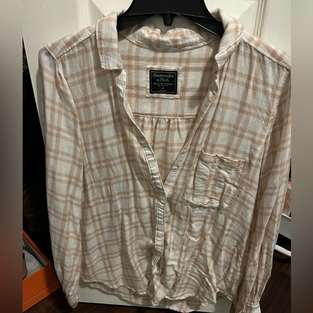 A&F Beige and white button up